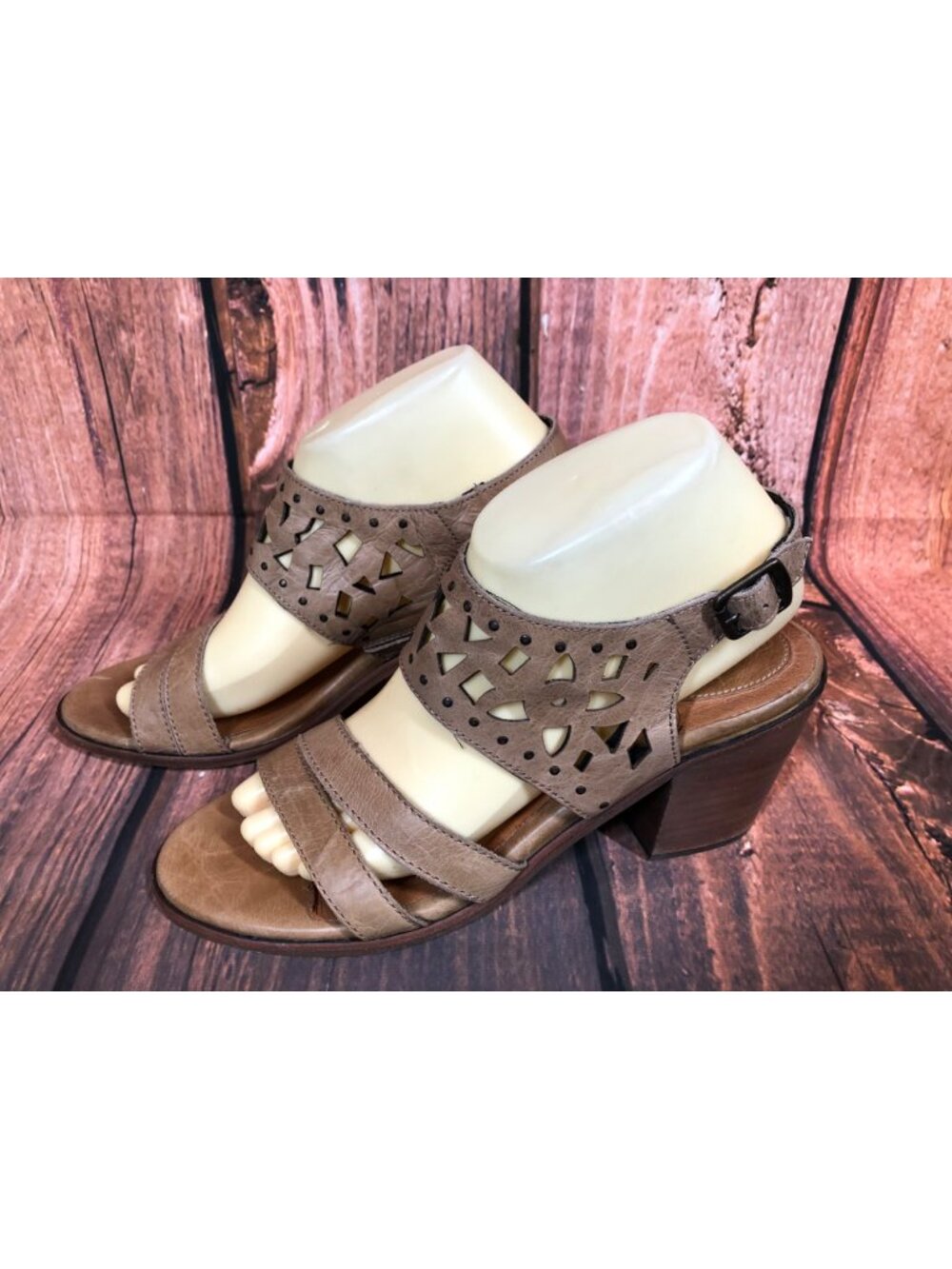 Ariat Poppy Honeycomb Tan Leather Strappy 10015452 Sandals Womens 9 B (3p4)
